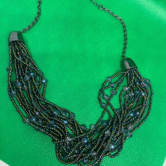 Beaded necklace - Picture 4 of 4
